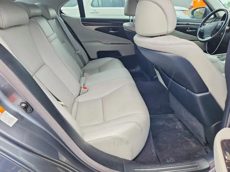 2016 LEXUS LS 460  