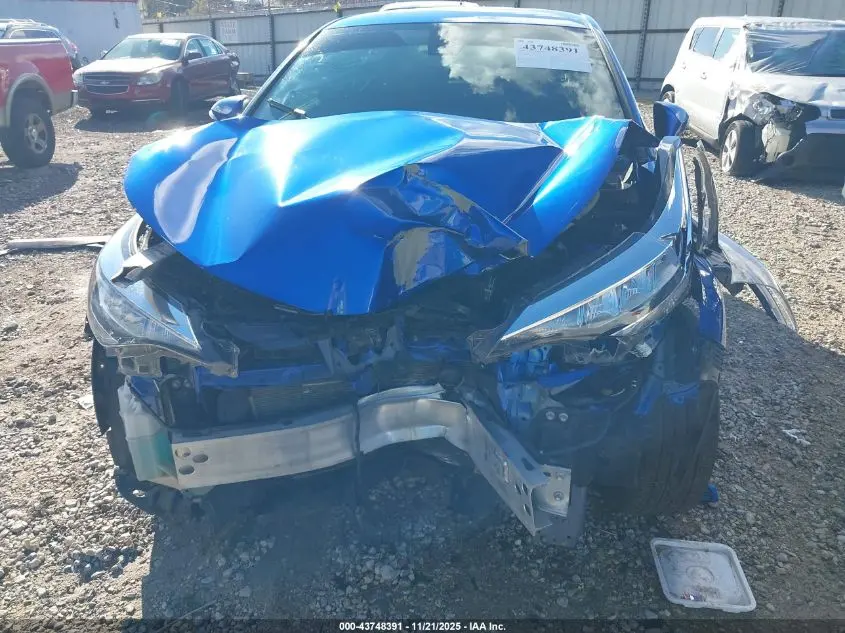 2020 TOYOTA C-HR XLE