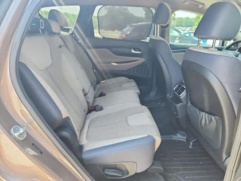2020 HYUNDAI SANTA FE SE  