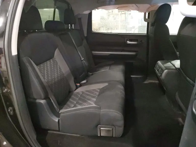2018 TOYOTA TUNDRA CREWMAX SR5  