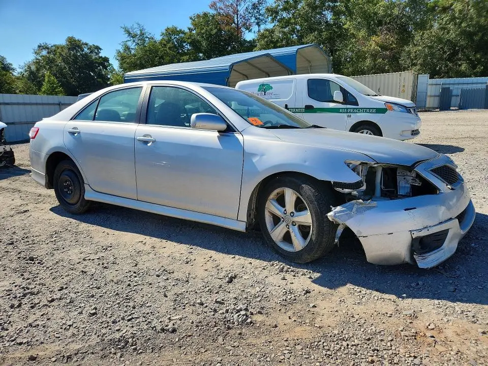 2011 TOYOTA CAMRY SE V6  