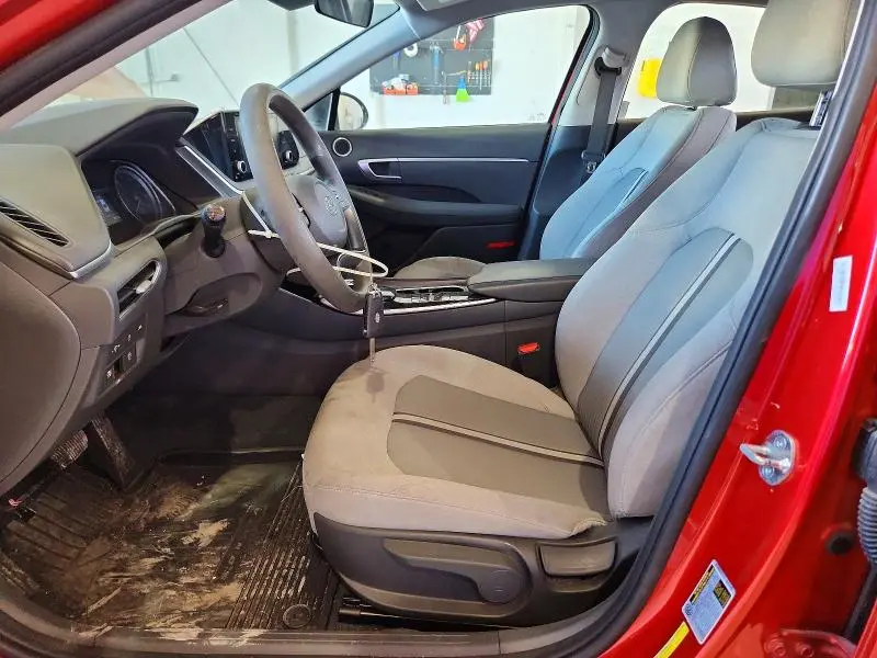 2021 HYUNDAI SONATA SE  