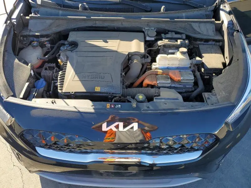 2022 KIA NIRO LXS  