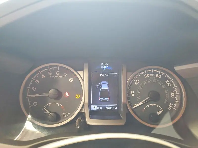 2017 TOYOTA TACOMA SR5 V6  