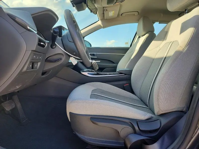 2022 HYUNDAI SONATA SE  