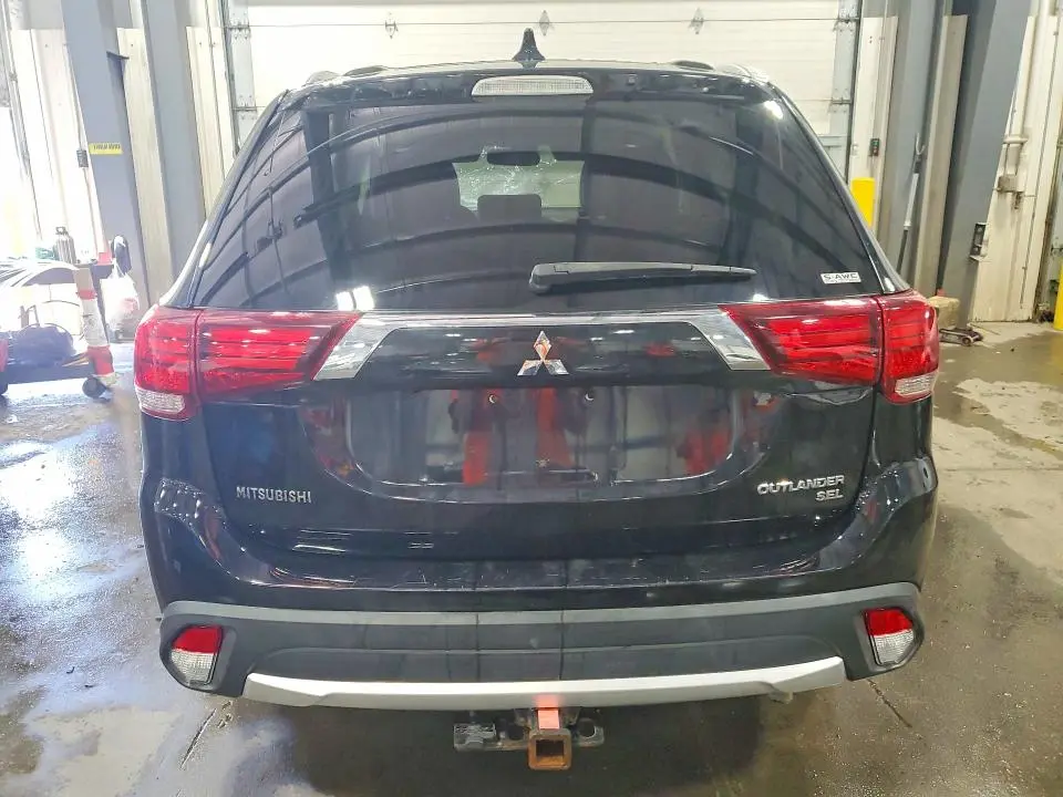 2017 MITSUBISHI OUTLANDER SE  
