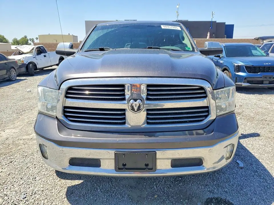 2017 RAM 1500 SLT  