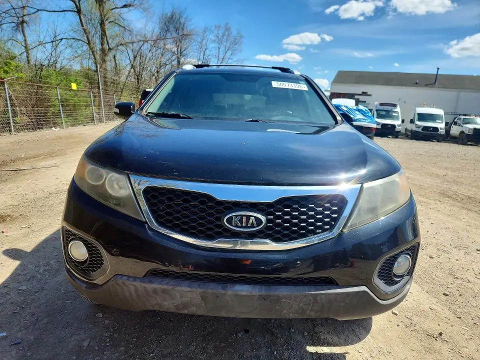 2011 KIA SORENTO LX  