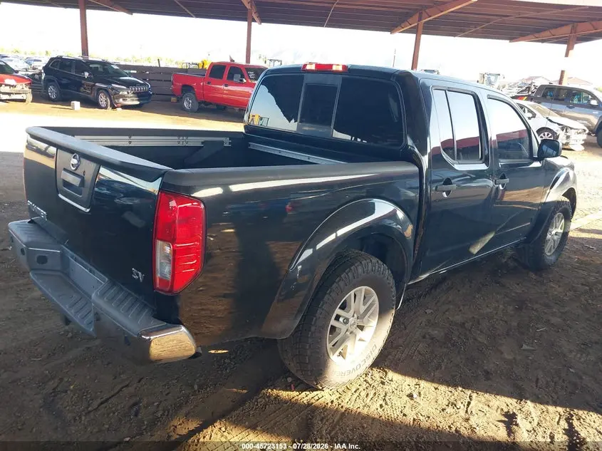 2016 NISSAN FRONTIER SV