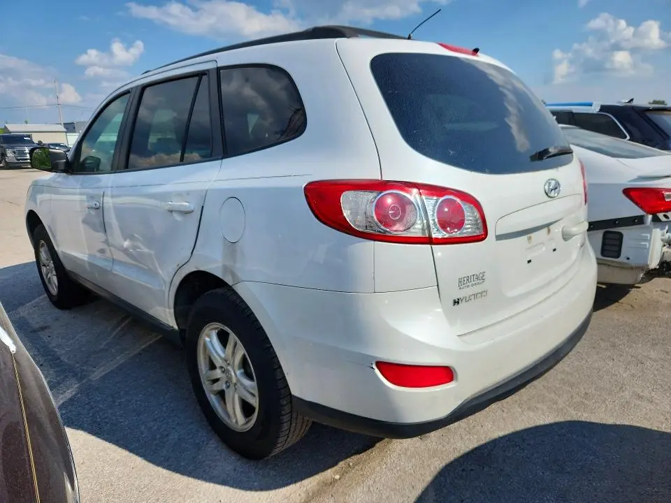 2011 HYUNDAI SANTA FE GLS  