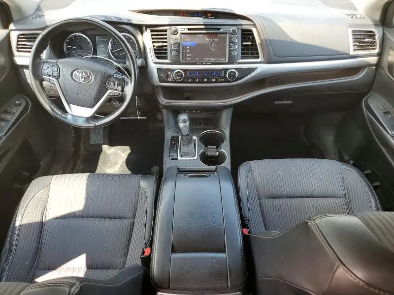 2017 TOYOTA HIGHLANDER LE PLUS  