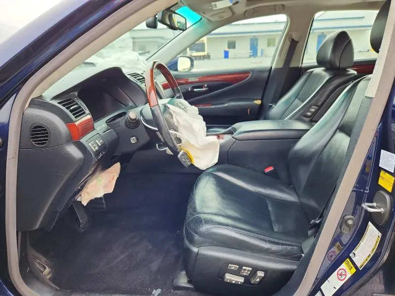 2010 LEXUS LS 460L  