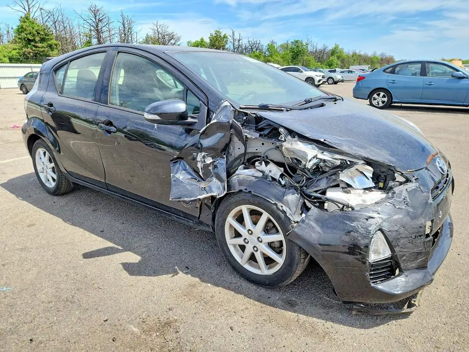 2014 TOYOTA PRIUS C THREE  