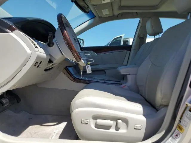 2010 TOYOTA AVALON XL