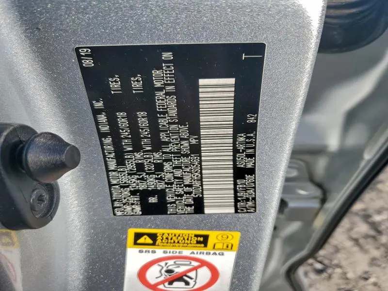 2019 TOYOTA HIGHLANDER LE  