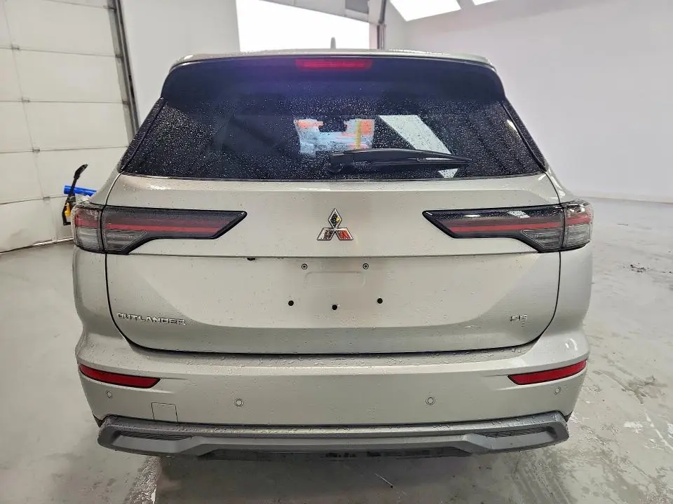 2025 MITSUBISHI OUTLANDER SE  