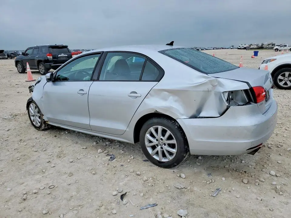 2011 VOLKSWAGEN JETTA SE  