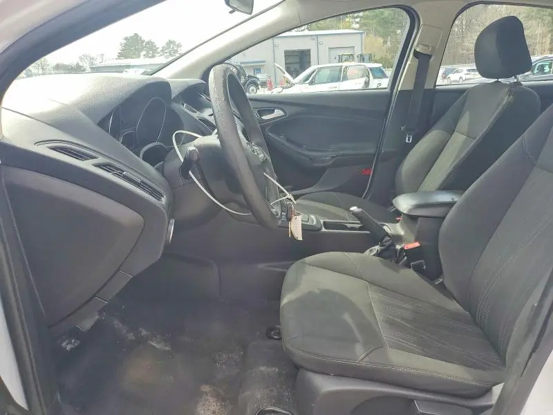 2016 FORD FOCUS SE  