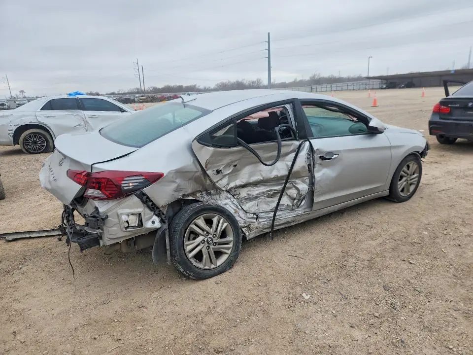2019 HYUNDAI ELANTRA SEL  