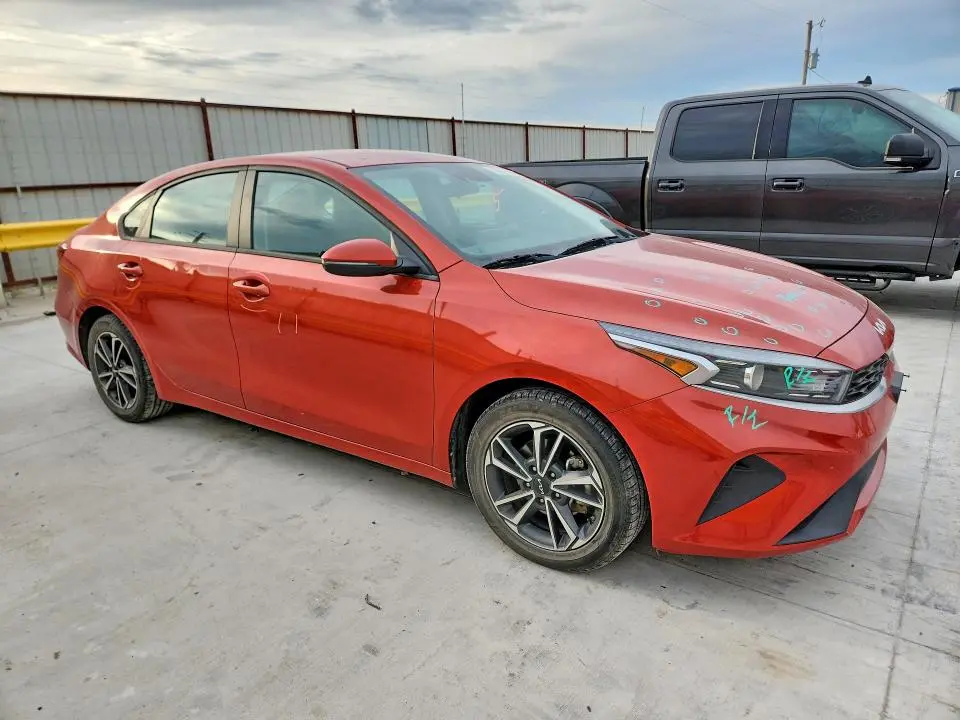 2022 KIA FORTE LXS  