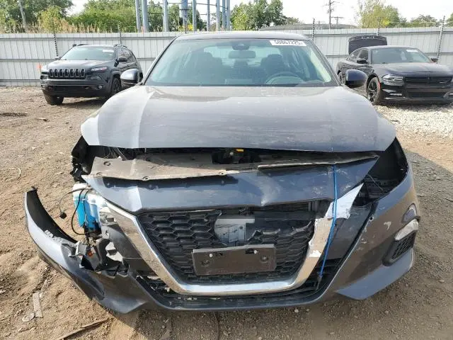 2022 NISSAN ALTIMA SV  