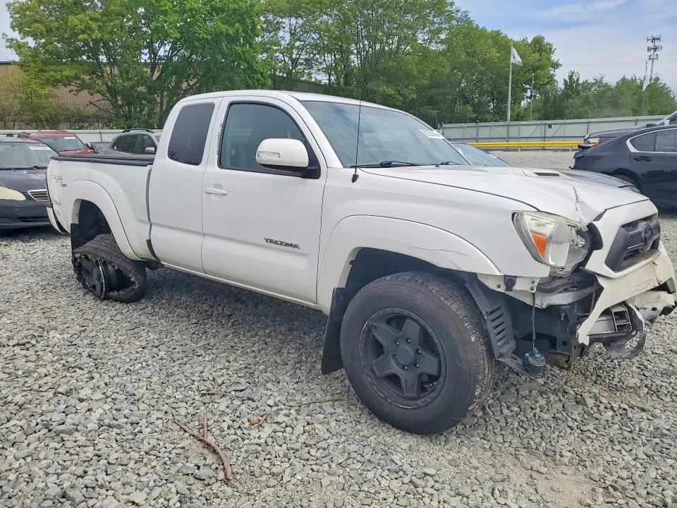 2013 TOYOTA TACOMA V6  