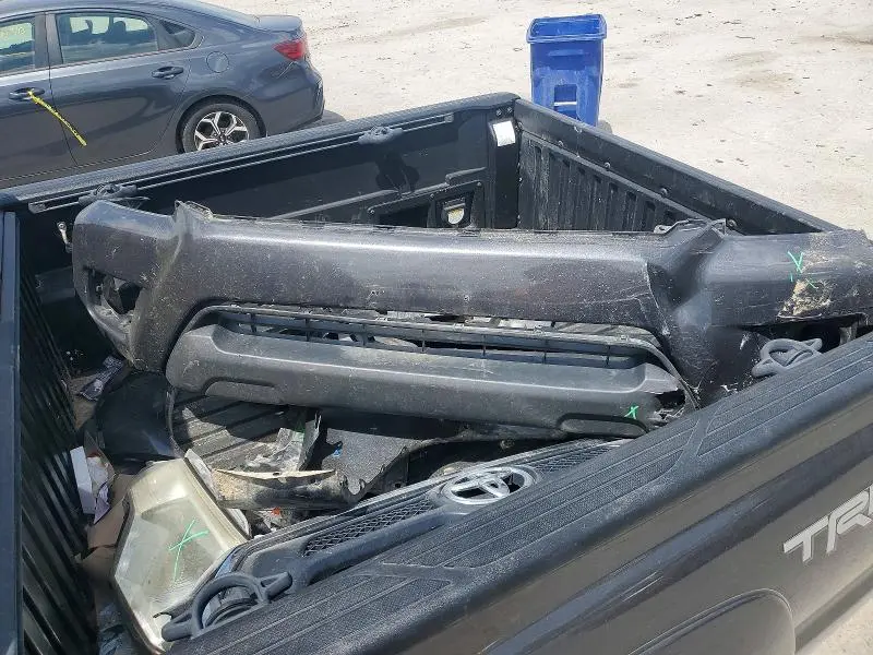 2015 TOYOTA TACOMA V6  