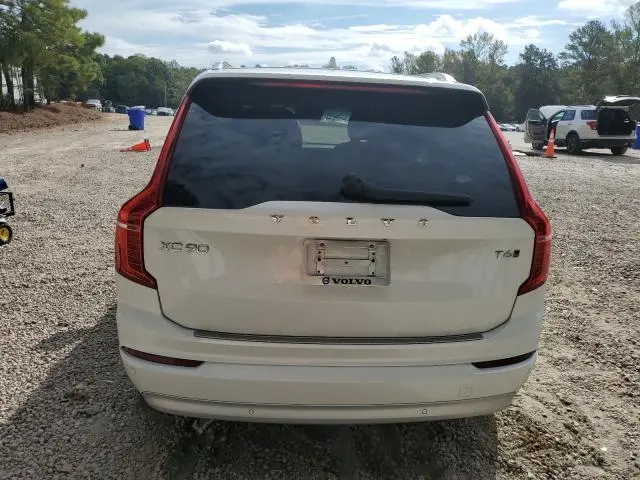 2022 VOLVO XC90 T6 MOMENTUM