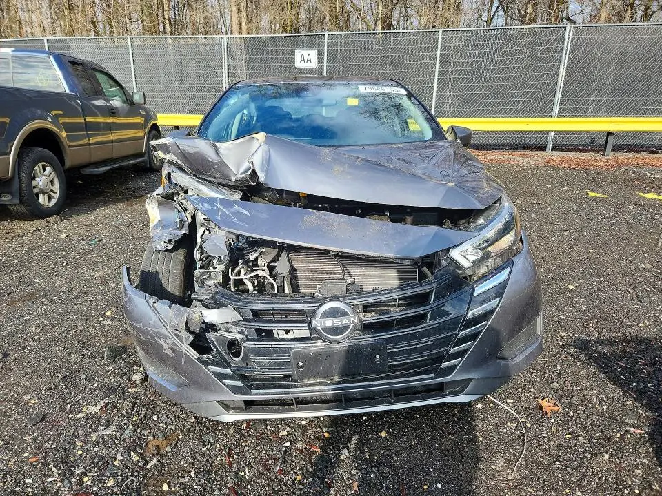 2025 NISSAN VERSA SV  