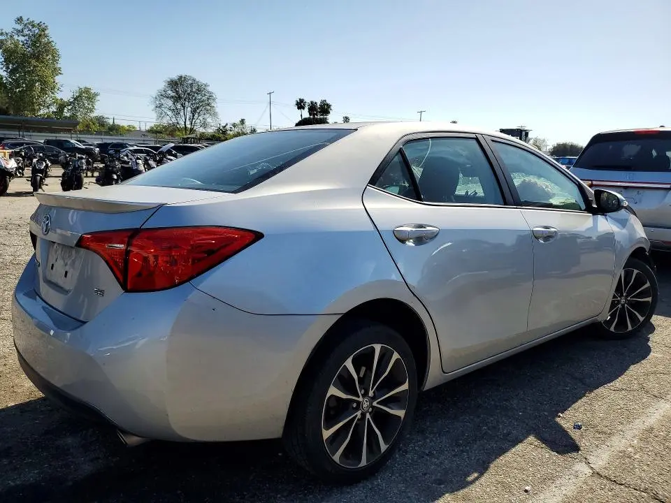2018 TOYOTA COROLLA SE  