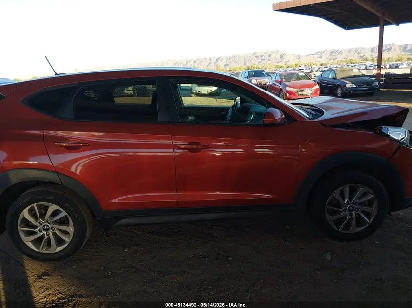 2016 HYUNDAI TUCSON SE