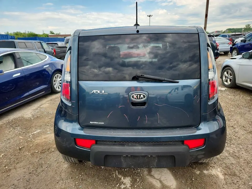 2011 KIA SOUL +  