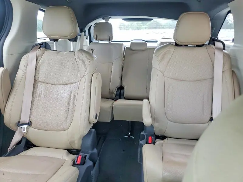 2021 TOYOTA SIENNA LIMITED 7-PASSENGER  