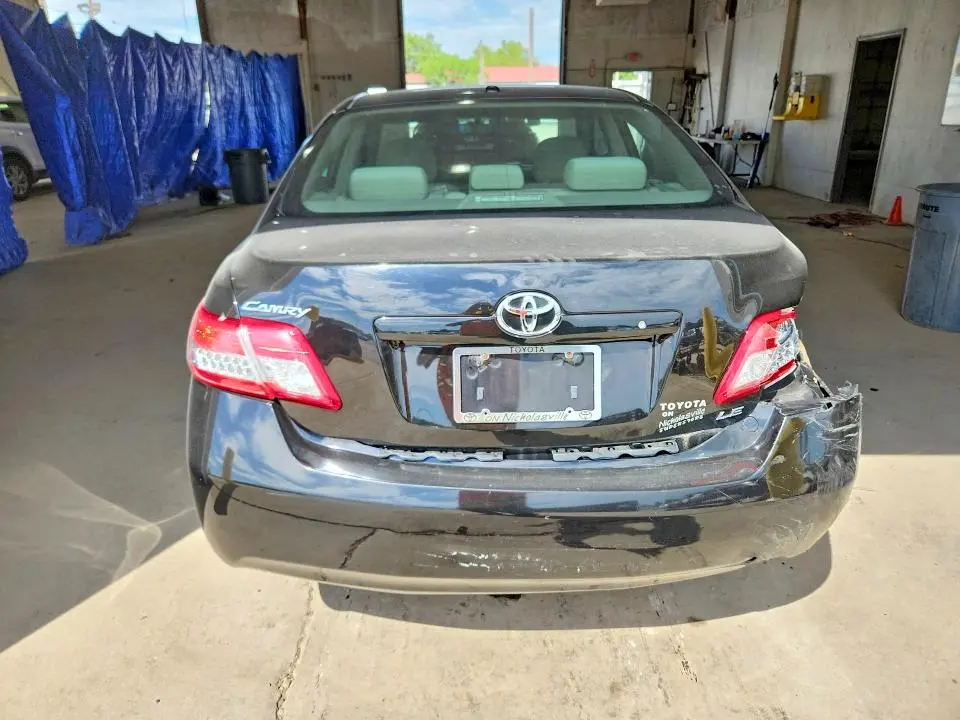 2011 TOYOTA CAMRY LE  