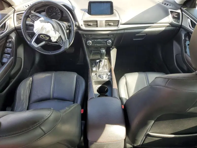 2018 MAZDA 3 TOURING  