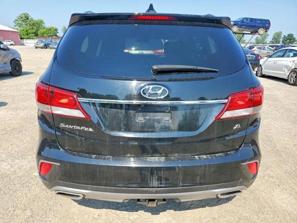 2018 HYUNDAI SANTA FE SE  