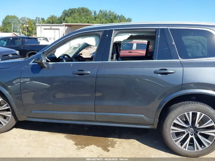 2022 VOLVO XC90 T6 MOMENTUM 6 PASSENGER