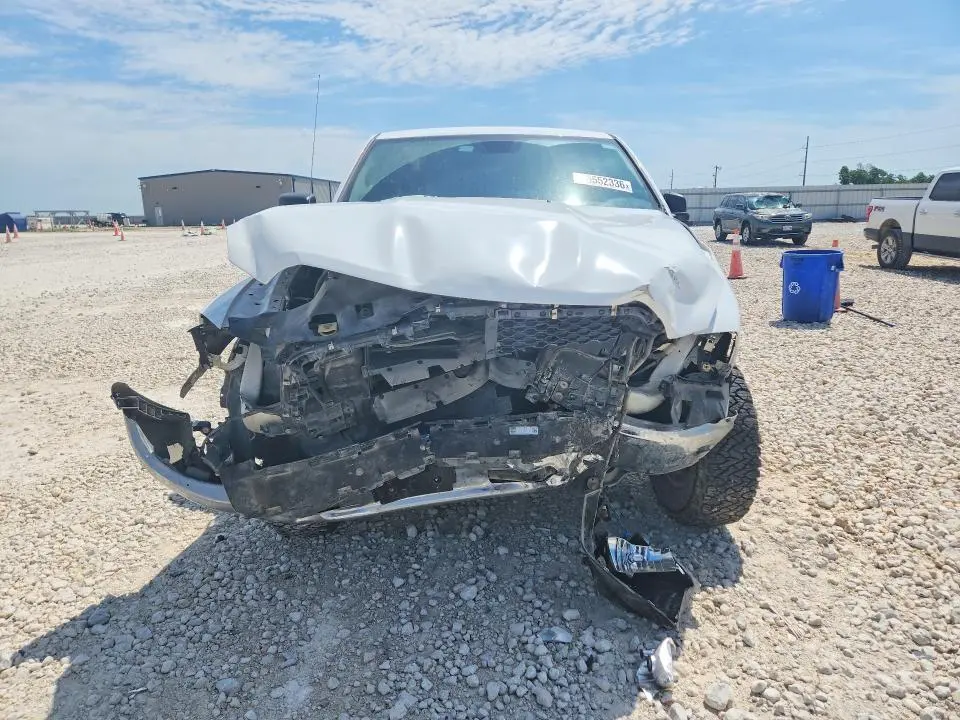 2017 RAM 1500 SLT  