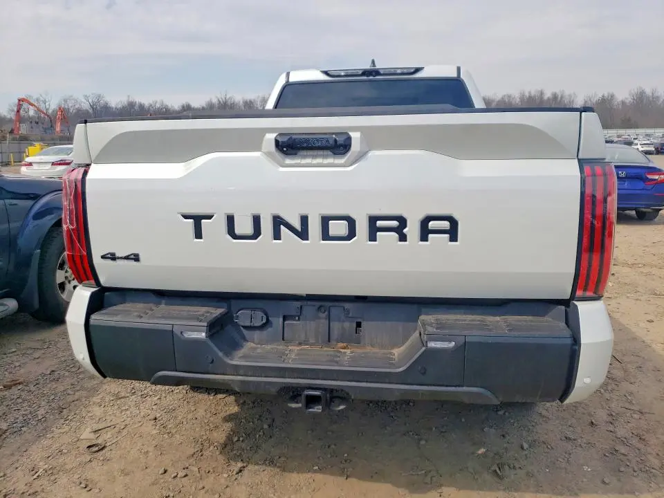 2024 TOYOTA TUNDRA LIMITED  
