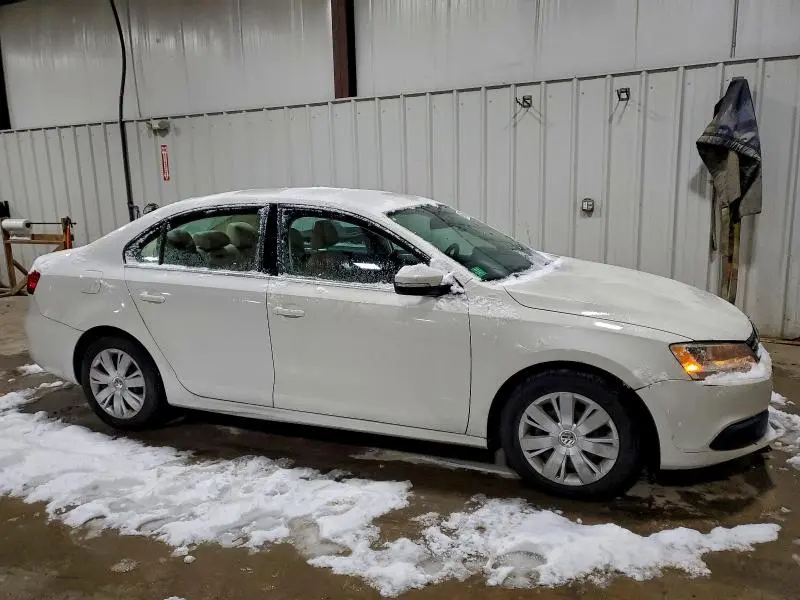 2013 VOLKSWAGEN JETTA SE  