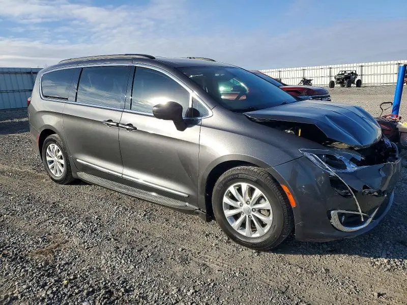 2017 CHRYSLER PACIFICA TOURING L  