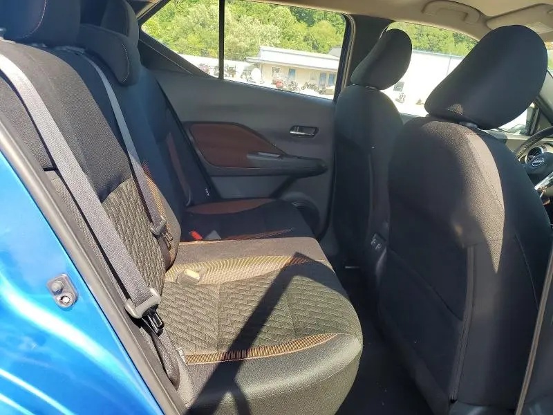 2023 NISSAN KICKS SR  