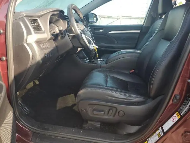 2019 TOYOTA HIGHLANDER SE  
