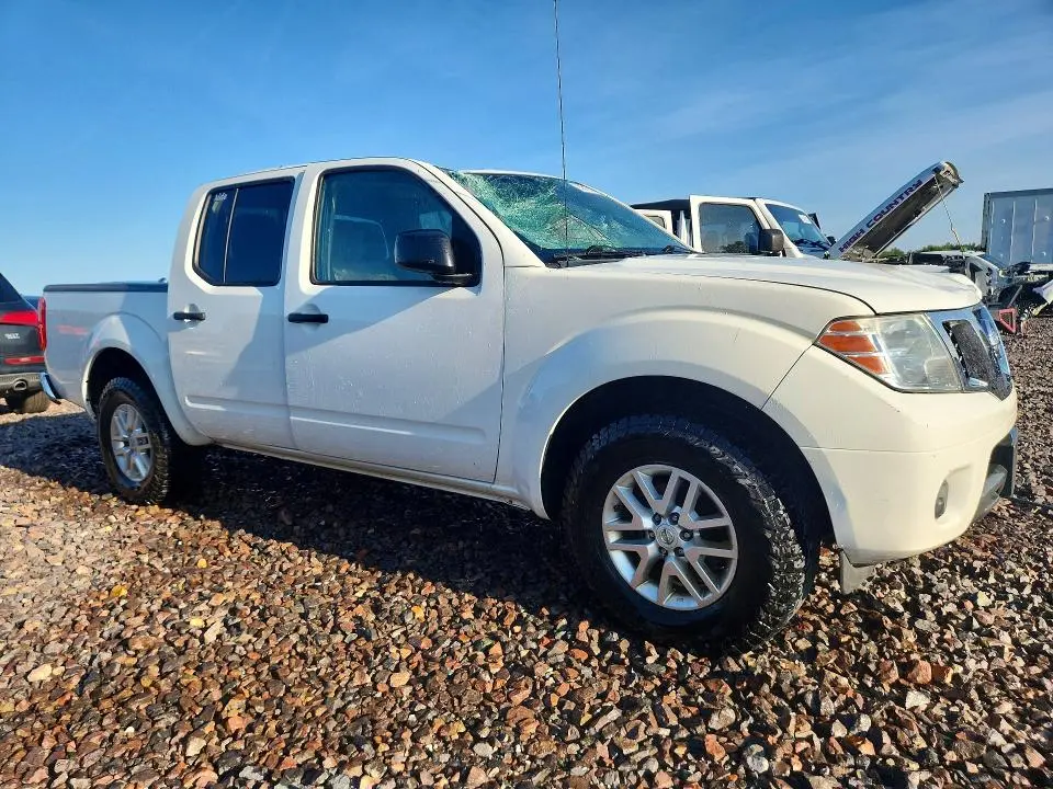 2016 NISSAN FRONTIER SV  