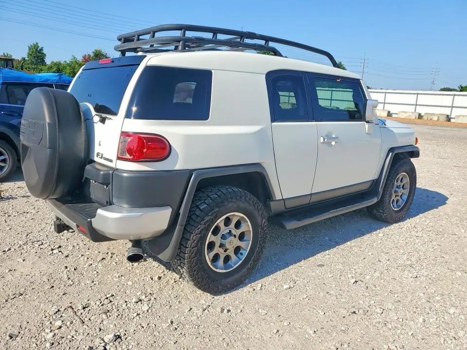 2011 TOYOTA FJ CRUISER BASE  