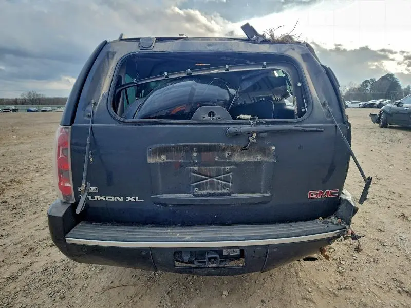 2010 GMC YUKON XL DENALI  