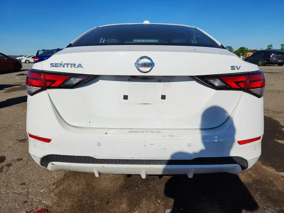 2022 NISSAN SENTRA SV  