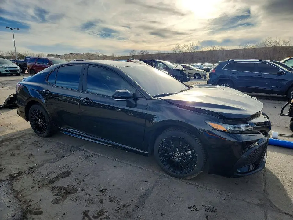 2022 TOYOTA CAMRY SE NIGHTSHADE  