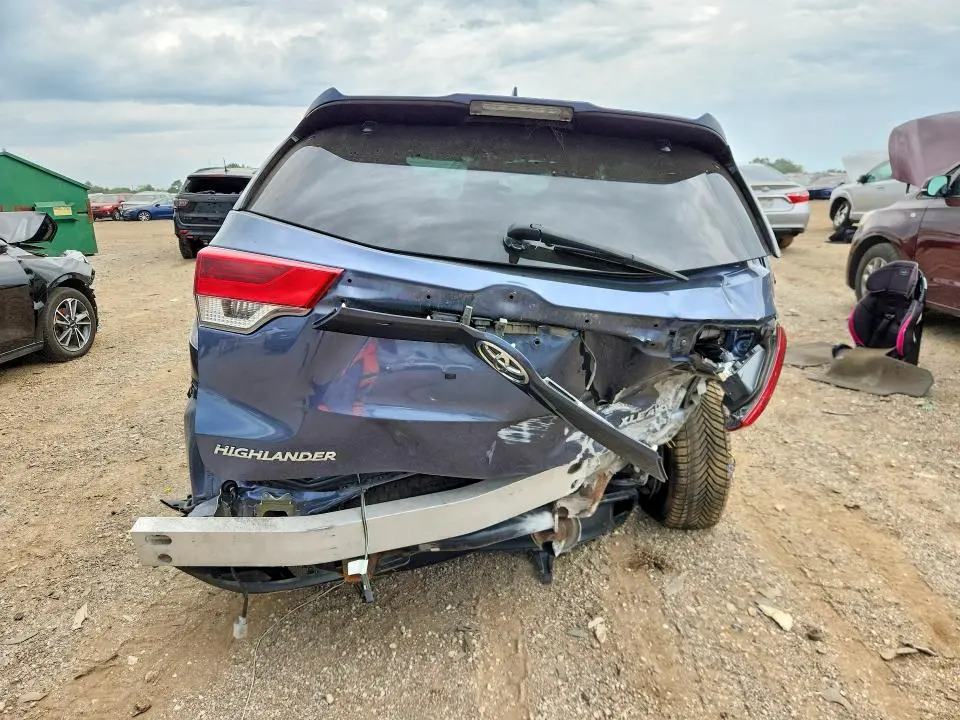 2018 TOYOTA HIGHLANDER XLE  