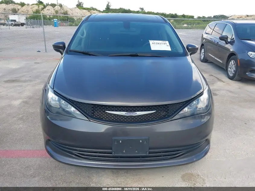 2020 CHRYSLER VOYAGER L